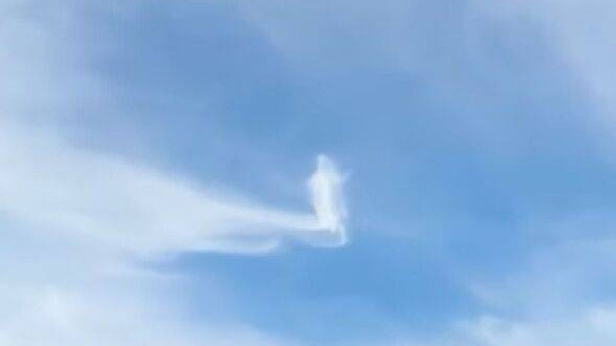 Jesus Appears in the Clouds Above Philippine Church Right After Mass, Timing Suspiciously Perfect